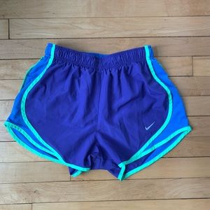 NIKE ATHLETIC SHORTS